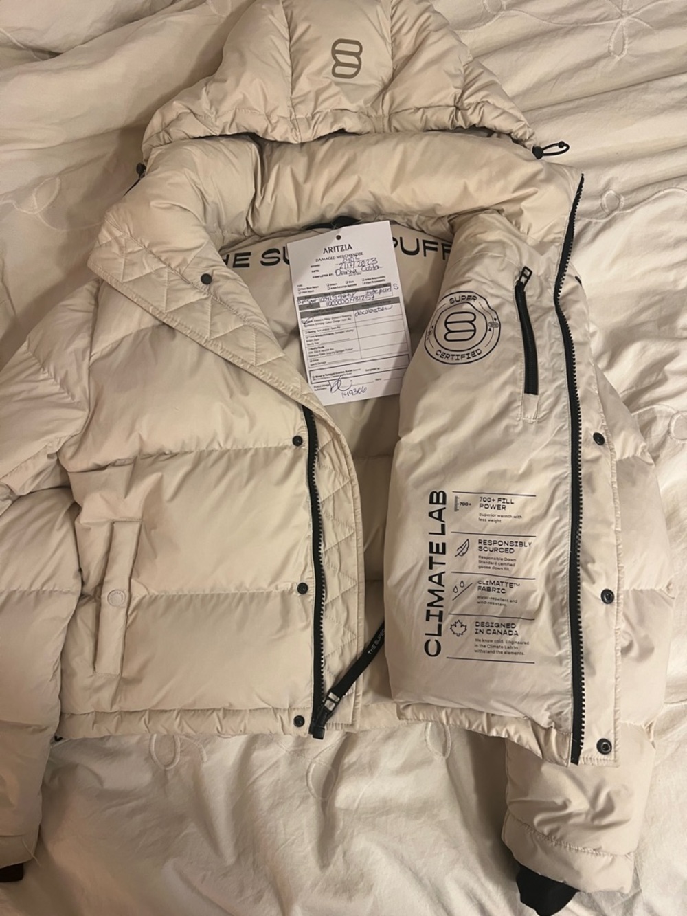 Aritzia Super Puff Shorty Matte/Pearl